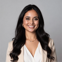 Rajvi Shah headshot