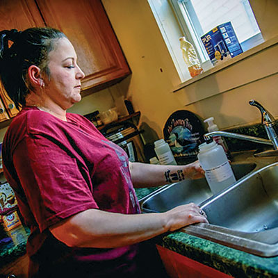 The EPA finds lead levels almost seven times the federal limit in Lee-Anne Walters’s tap water and informs the Michigan Department of Environmental Quality. A month later, the lead count had nearly quadrupled.