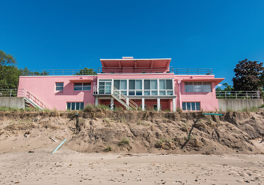 Erosion is altering the shoreline of Lake Michigan in Beverly Shores, Indiana. Wikimedia Commons photo by Ɱ.