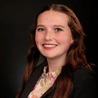 Melanie Collins headshot