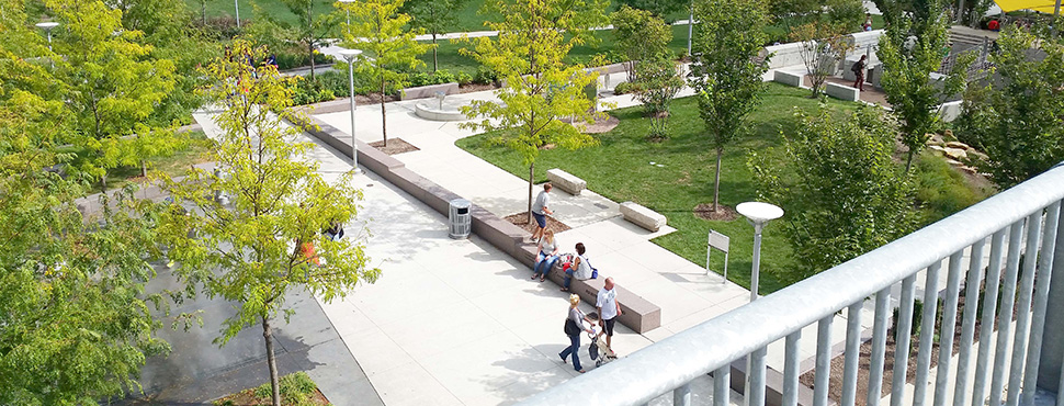 People walk through Smale Riverfront Park in downtown Cincinnati, Ohio. The park is situated on the banks of the Ohio River, which also borders Covington, Kentucky, to the south. Photo by Kelly Wilson.