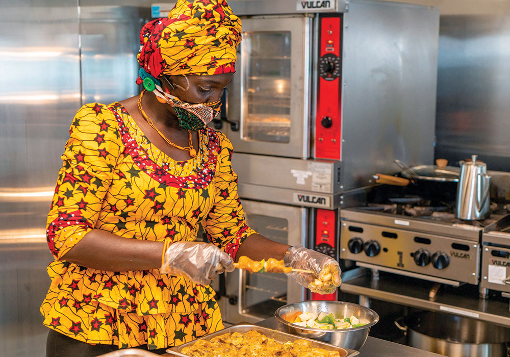 Planning Winter 2021 Local Food Systems Key to Healthy, Resilient, Equitable Communities Catering prep in the commercial kitchen of Spice Bridge, home to nonprofit Food Innovation Network's food business incubator program in Tukwila, Washington. Photo by Denise Miller for Global to Local.
